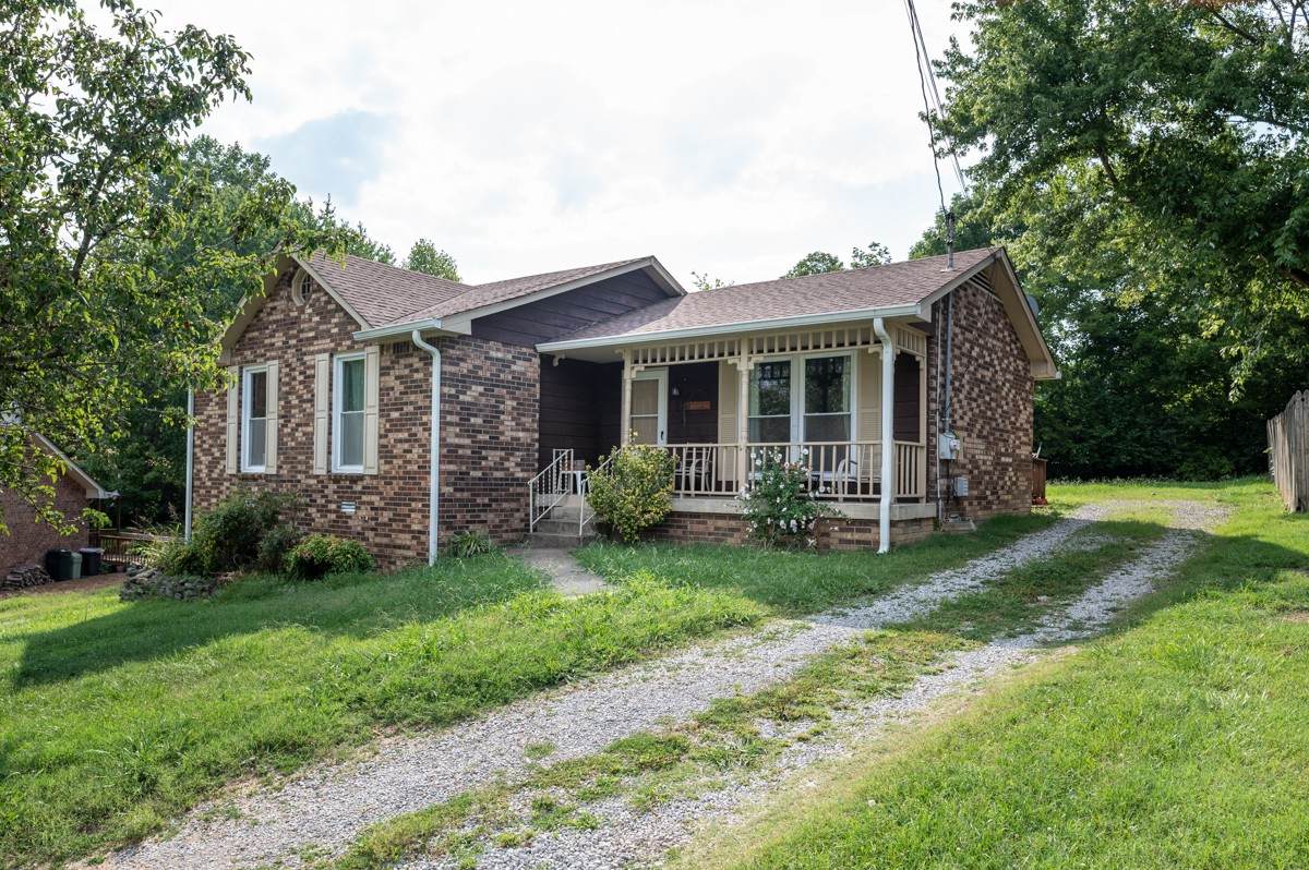 126 Ryan Dr - Photo 1
