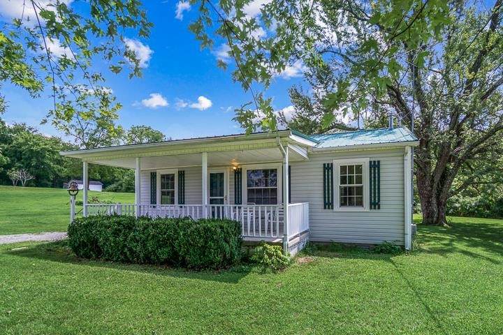 6146 Crossville Hwy - Photo 1