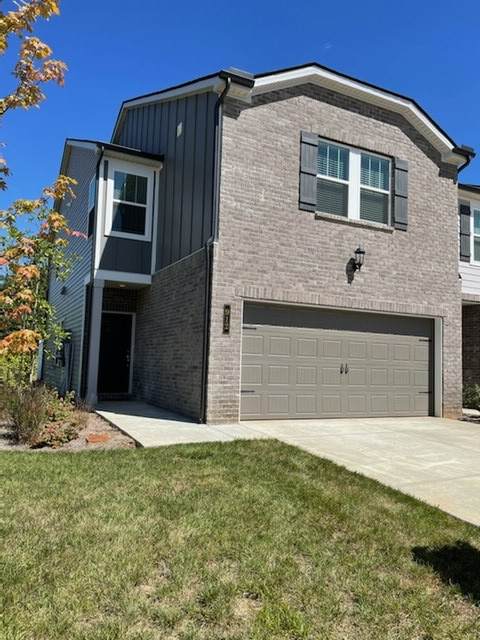 912 Oak Ridge Ln - Photo 1