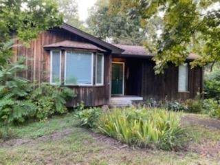 841 Stirrup Dr - Photo 1
