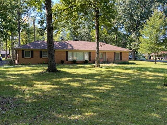 901 Forest Cir - Photo 1