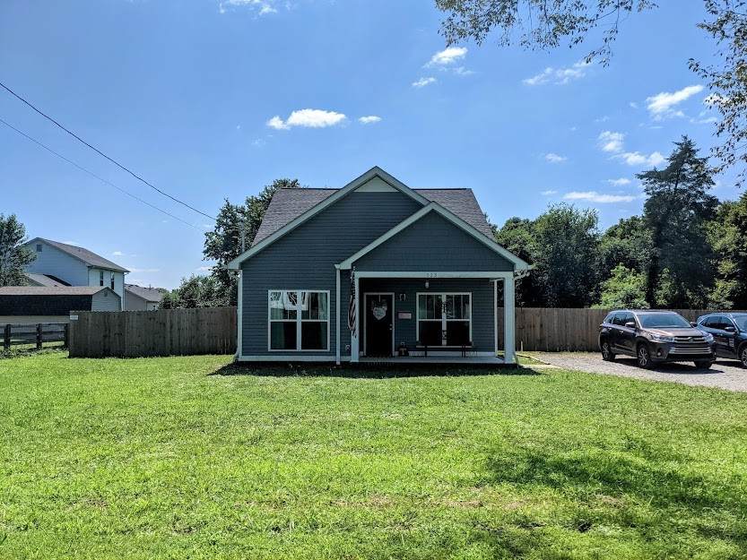 523 Broadview St - Photo 1