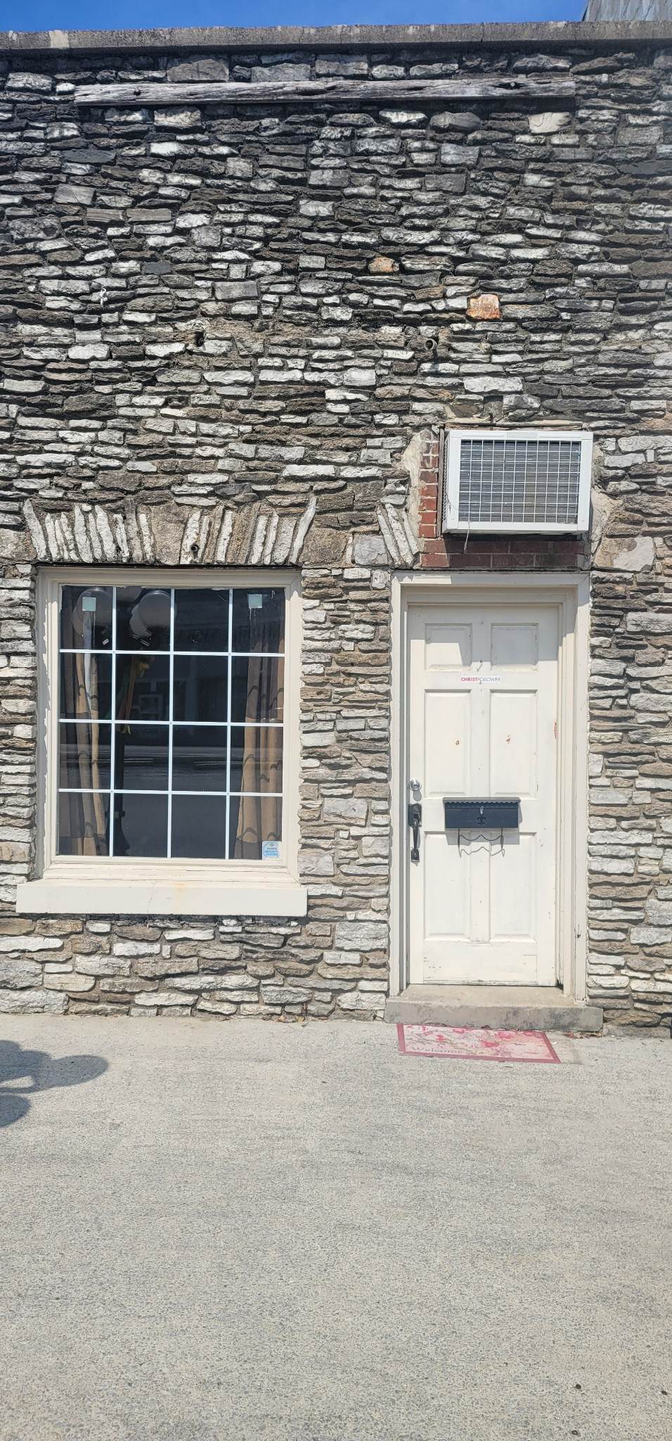 114 N. Public Sq - Photo 1