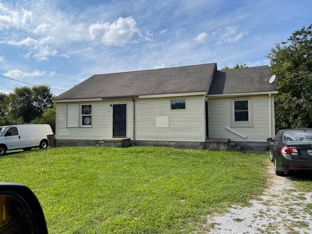 640 Rowan Dr - Photo 1