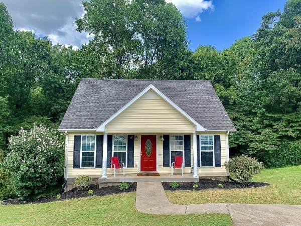 1012 Corlew Ln - Photo 1