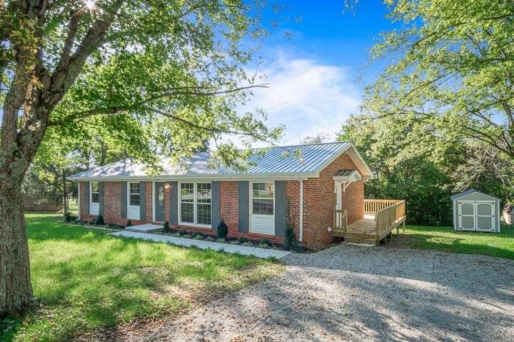319 Shadowlawn St - Photo 1