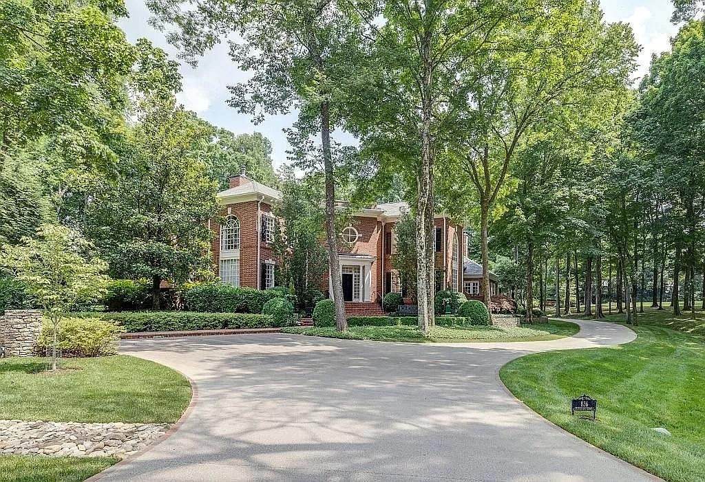 836 Overton Ct - Photo 1