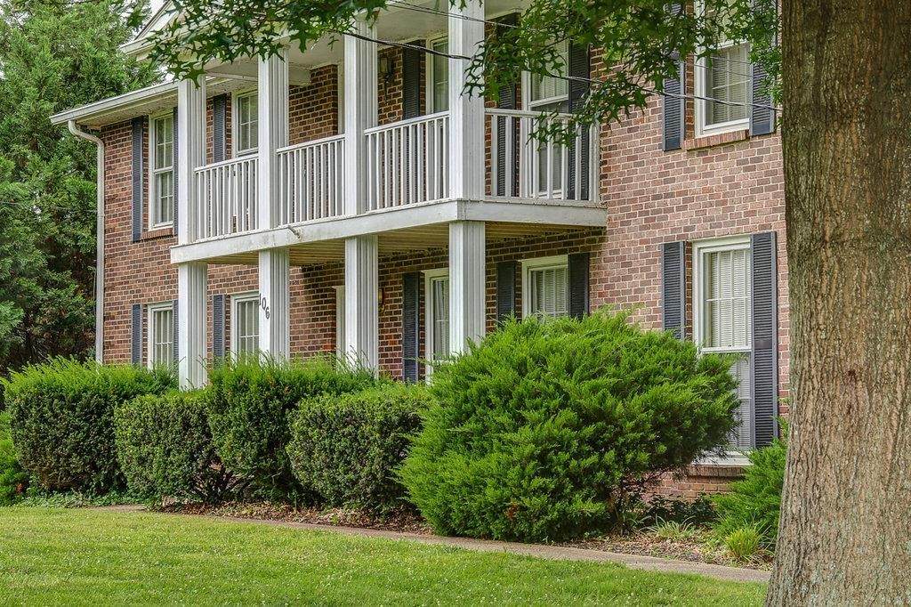 106 Lake Terrace Ct - Photo 1
