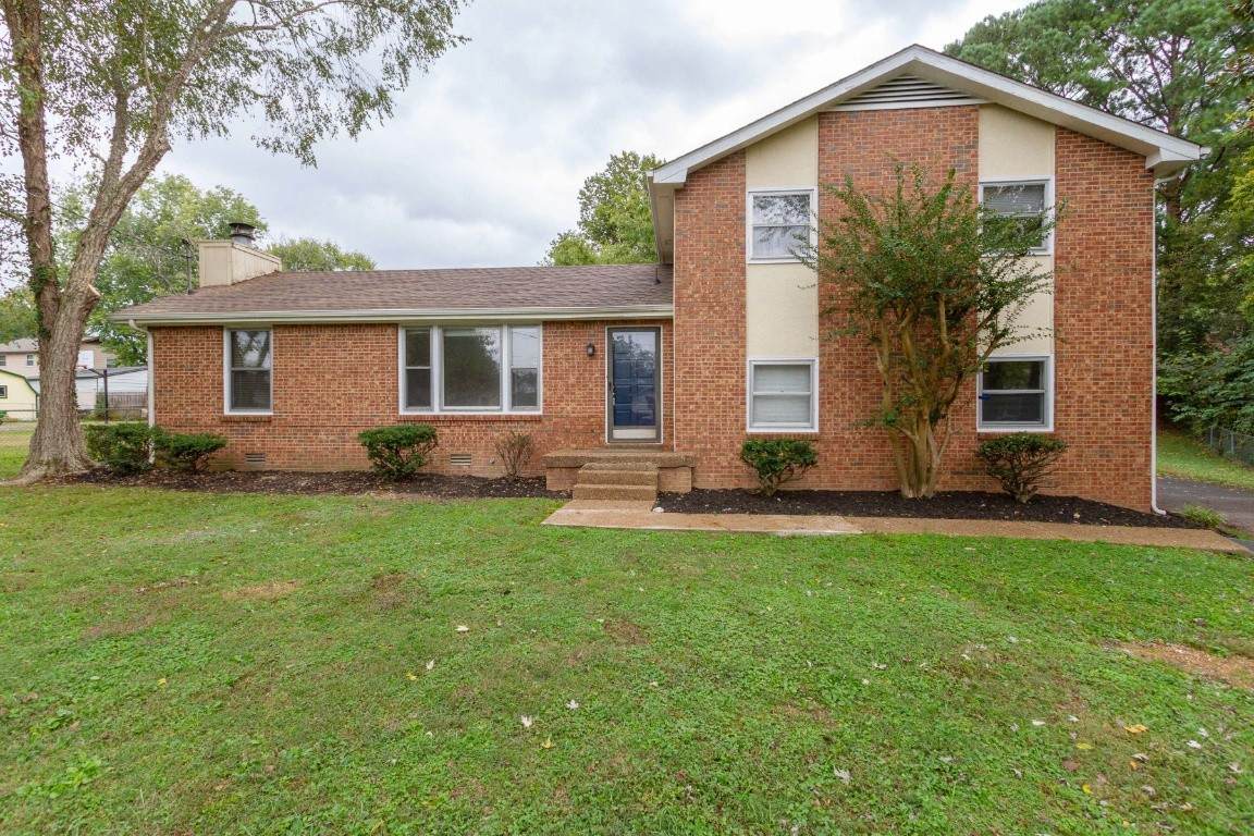 909 Cointreau Dr - Photo 1