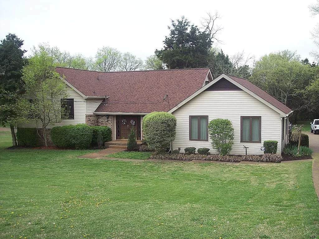 1023 Nesbitt Dr - Photo 1