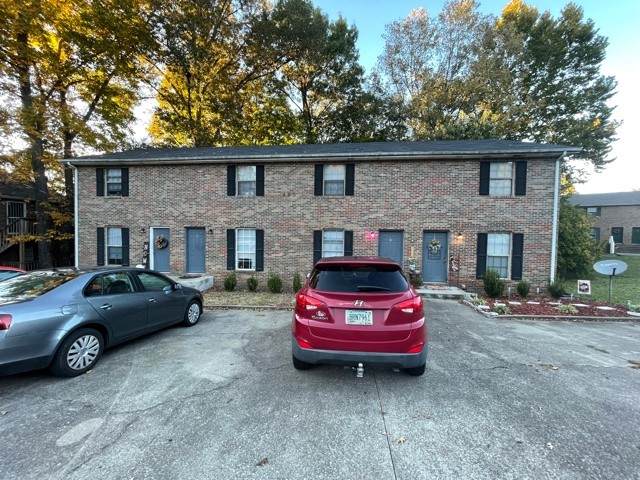 460 Martha Ln - Photo 1