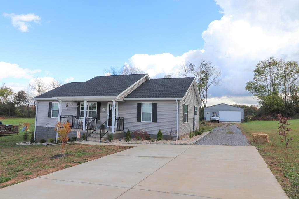 660 Willow Way - Photo 1
