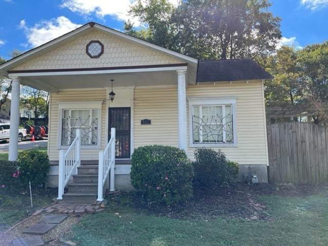 912 Douglas Avenue - Photo 1