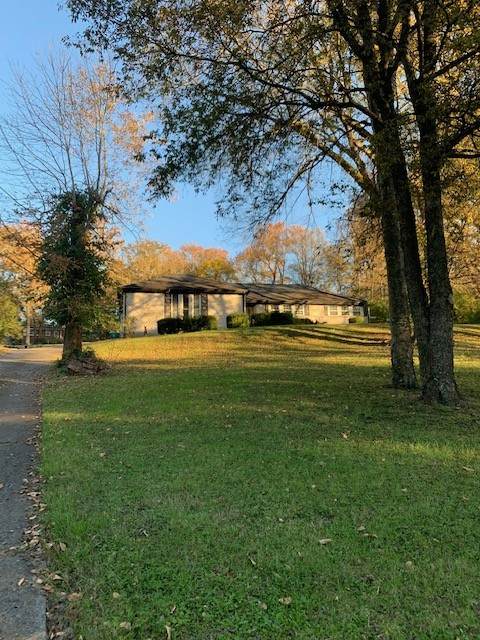 702 S Summerfield Dr - Photo 1