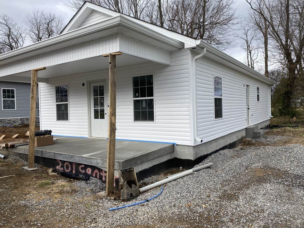 201 Center St - Photo 1