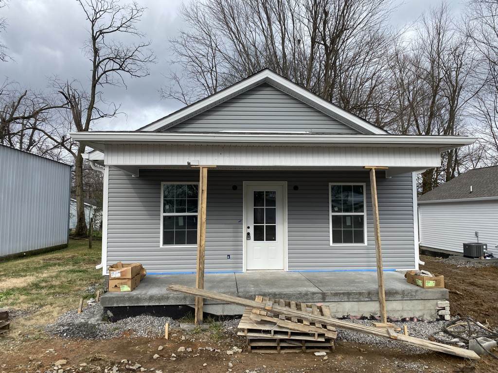 205 Center St - Photo 1