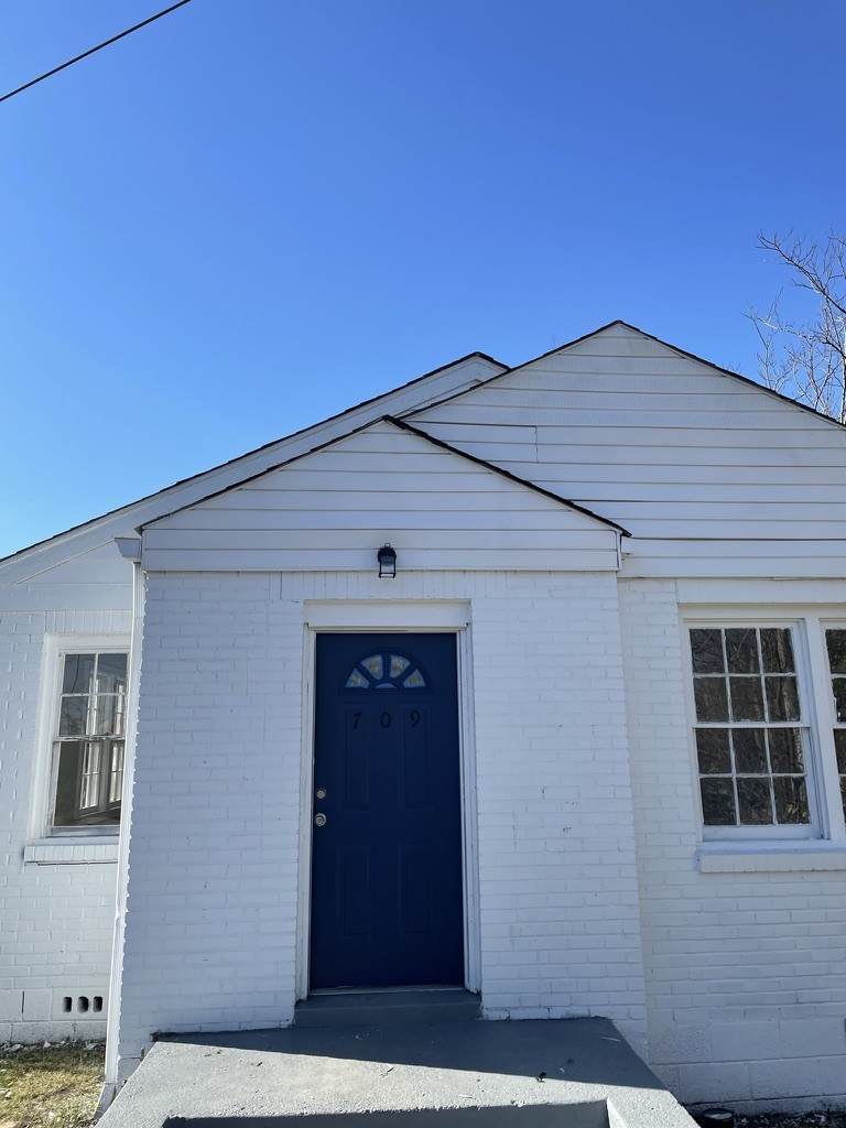 709 32nd Ave - Photo 1