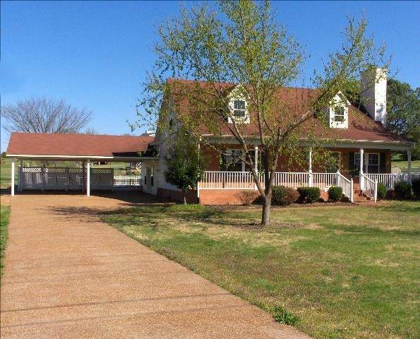 909 Douglas Bend Rd - Photo 1