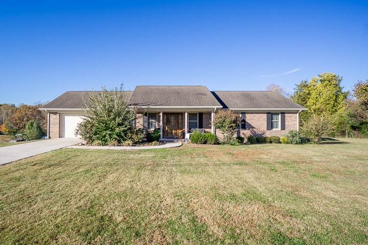 1096 Hodges Bridge Rd - Photo 1