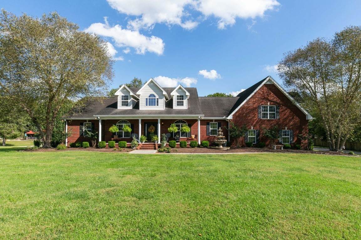 2925 Oak Grove Rd - Photo 1