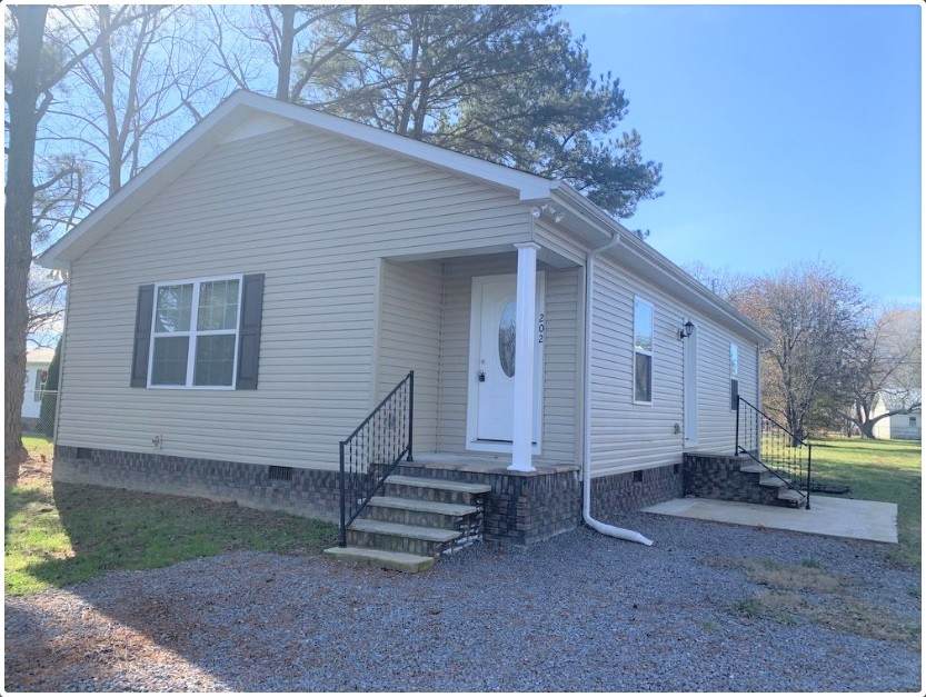 1221 E Lauderdale St - Photo 1