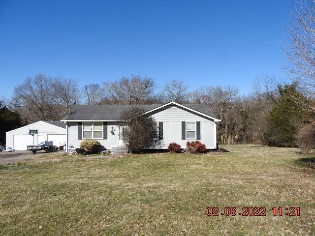 1009 Lynndale Dr - Photo 1