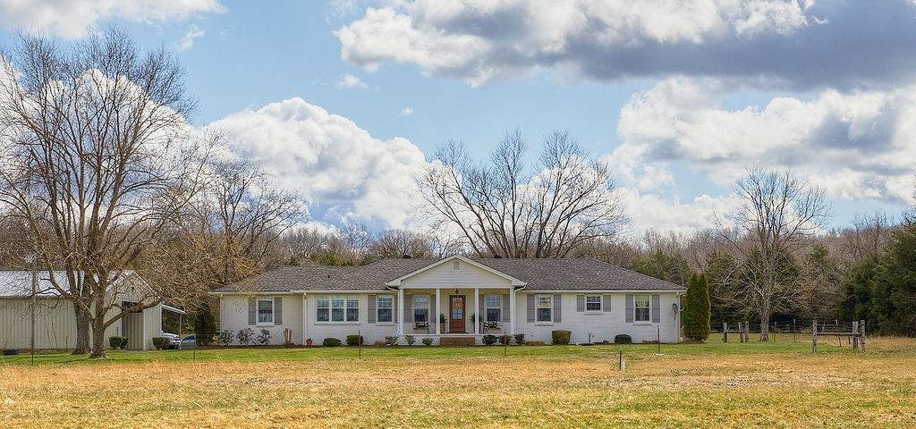 777 Spring Creek Ln - Photo 1