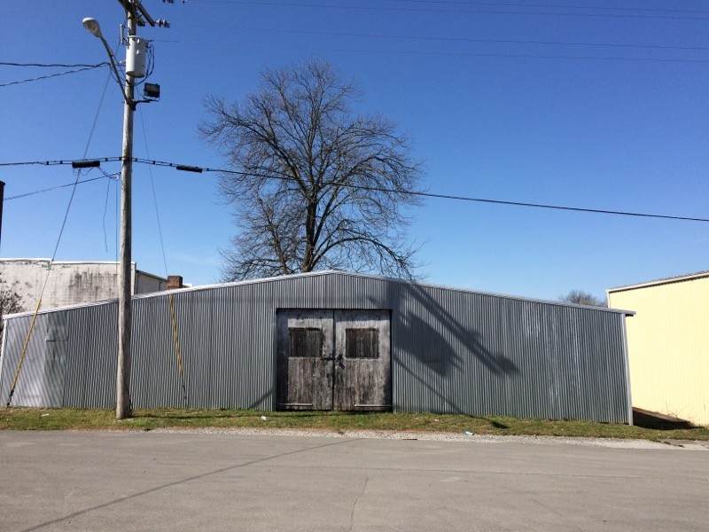 105 2nd St - Photo 1
