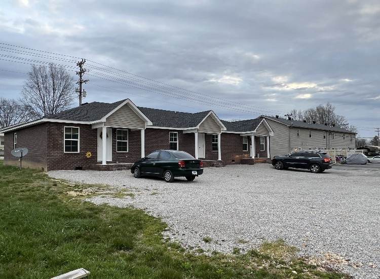 301 Center Dr - Photo 1