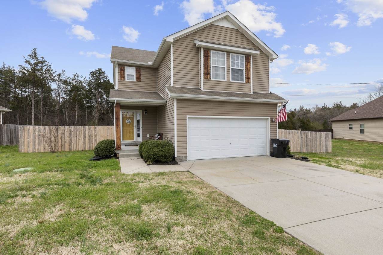 617 Niagra Ln - Photo 1
