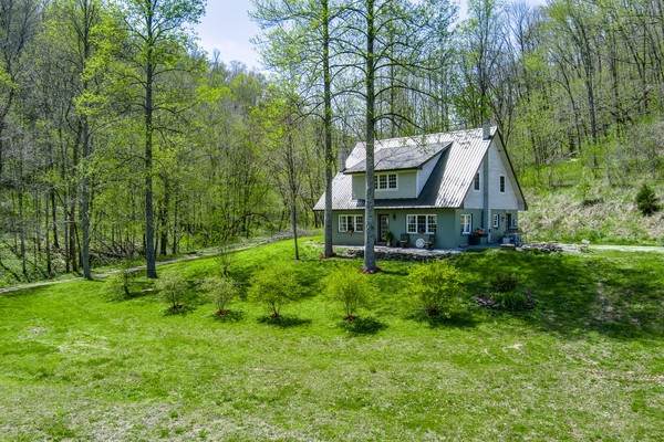 201 Walnut Hollow Ln - Photo 1