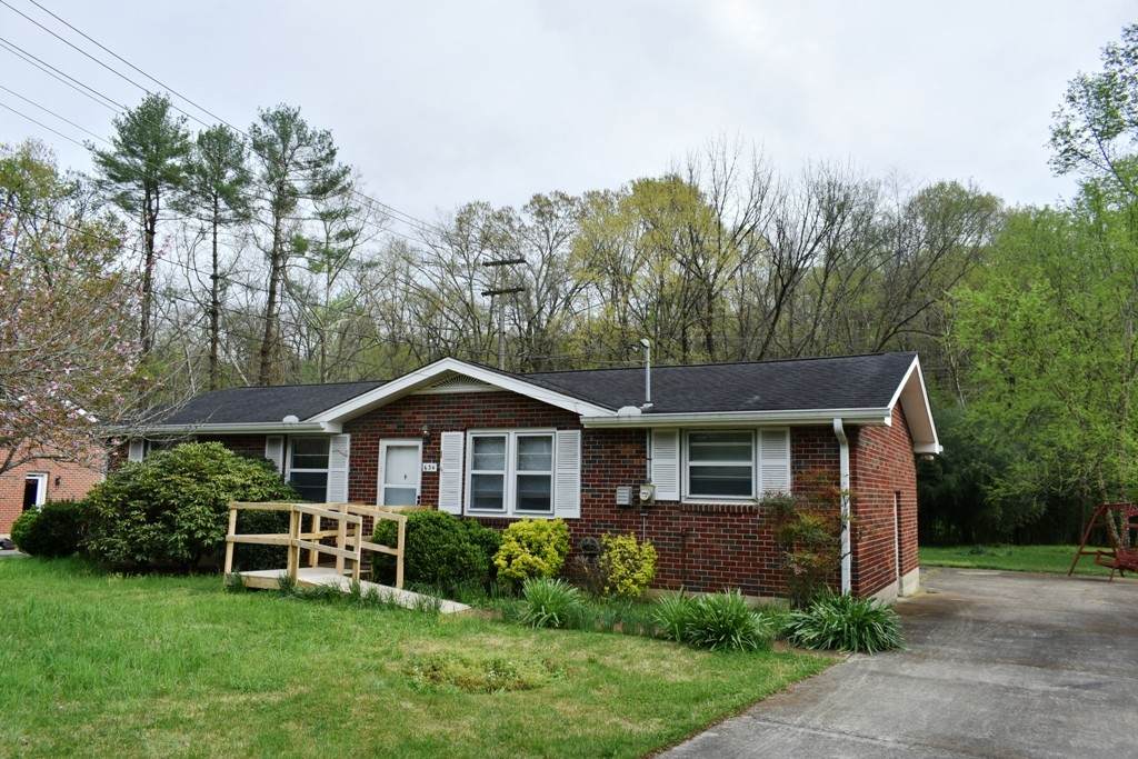 634 Truxton Ct - Photo 1