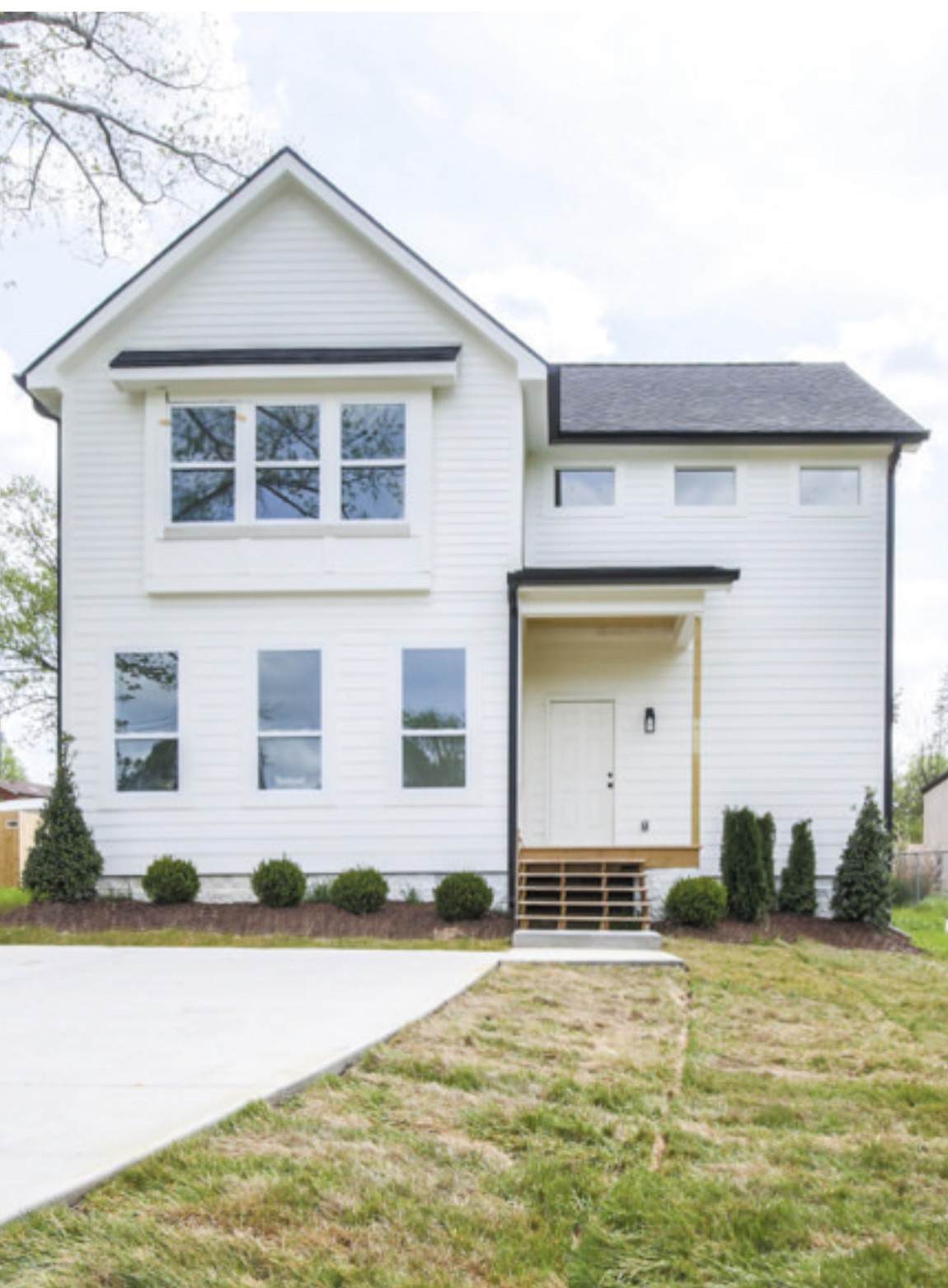 3828 E Ridge Dr - Photo 1