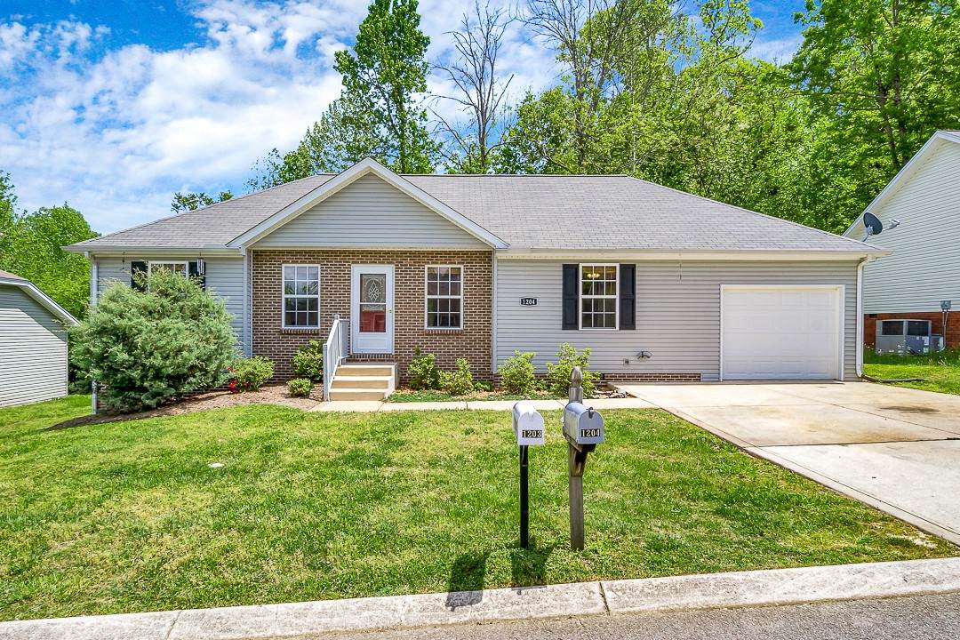 1204 Quail Hollow Cir - Photo 1