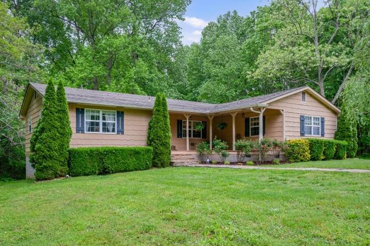 3723 Bear Hollow Rd - Photo 1