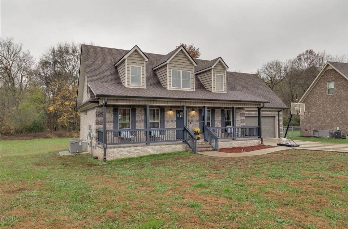 1037 Corey Dr - Photo 1