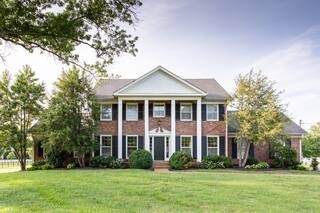 104 Steeplechase Ln - Photo 1