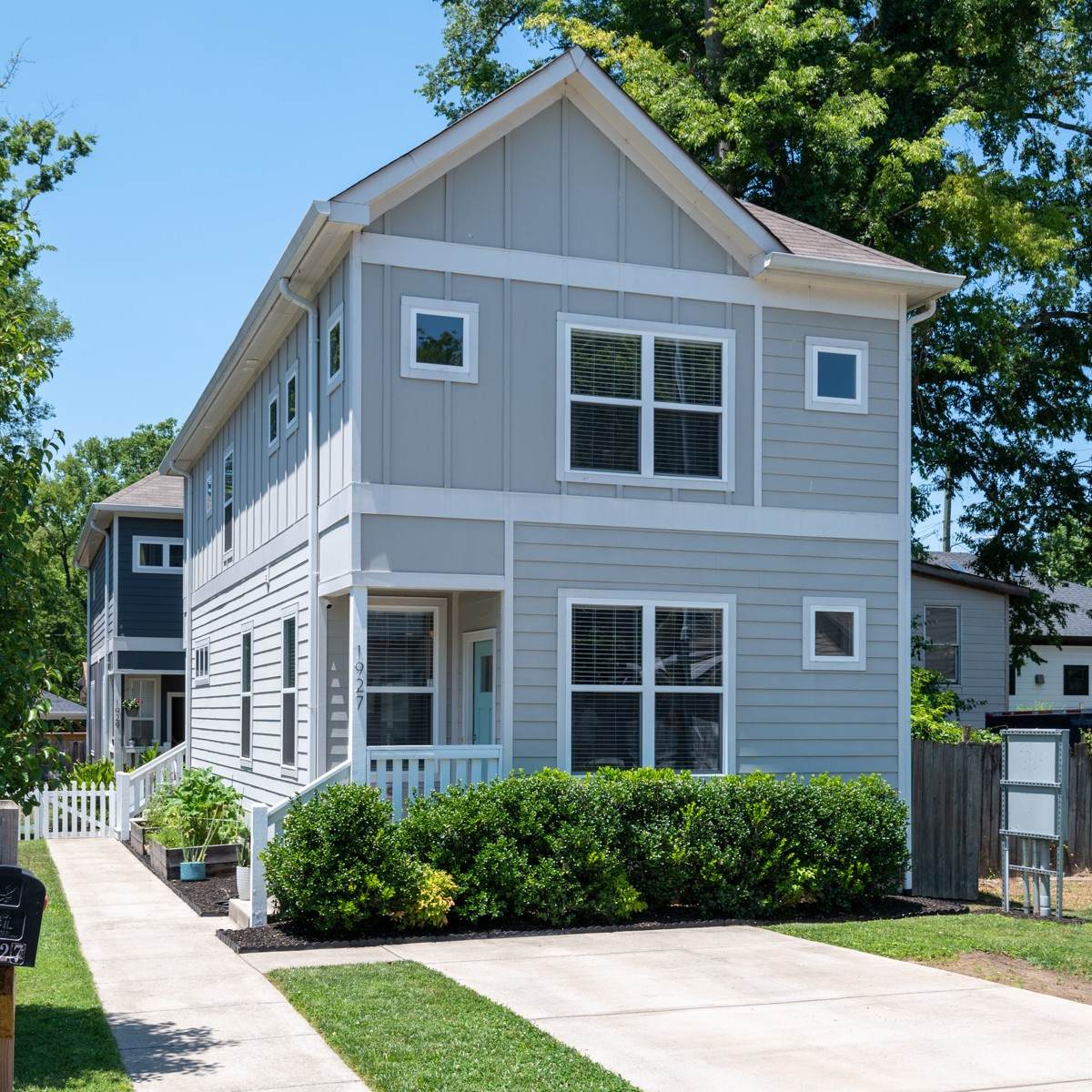 1927 14th Ave - Photo 1