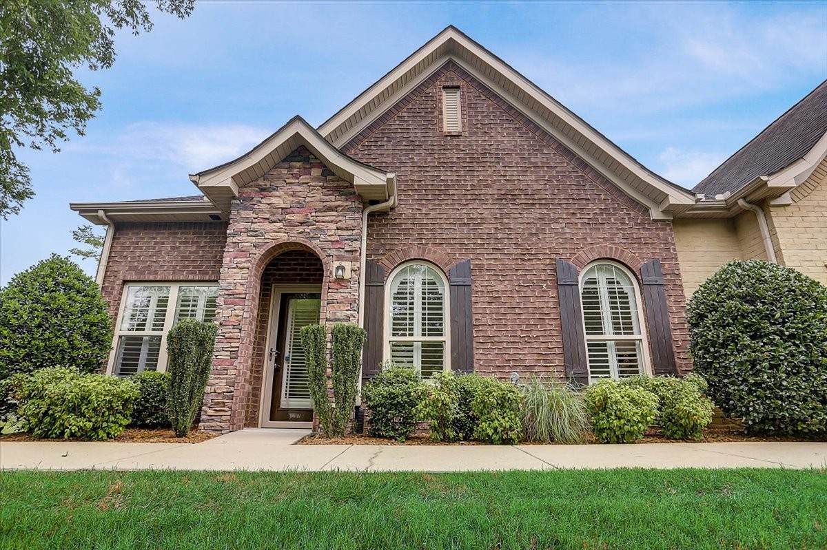 100 Placid Grove Ln - Photo 1