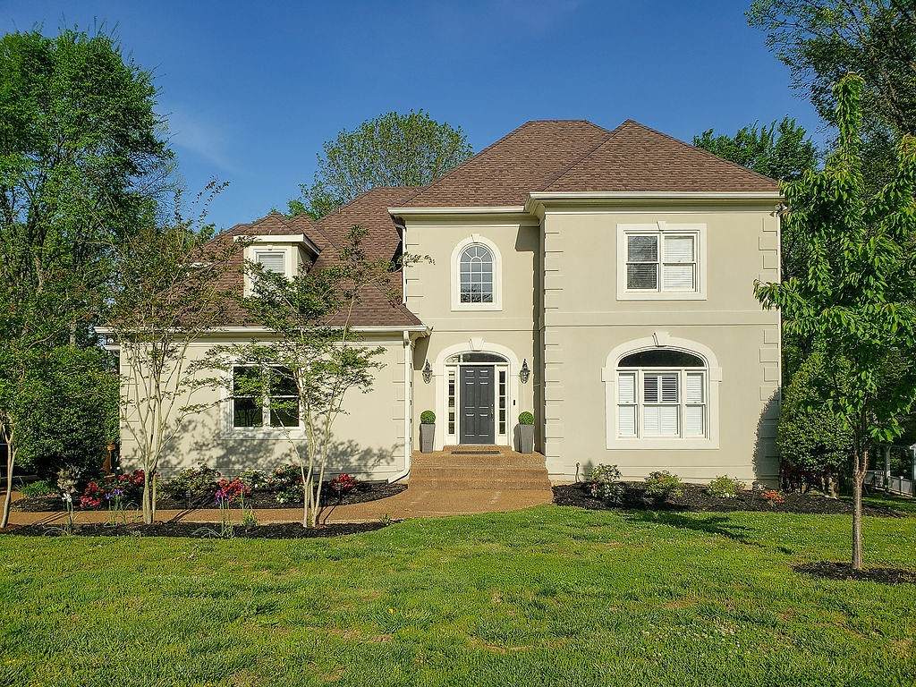 1046 Claremont Dr - Photo 1