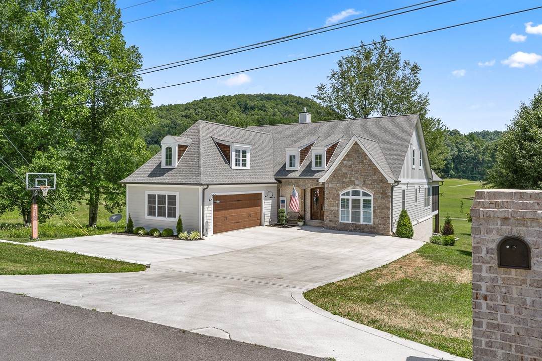 1671 Golf Ln - Photo 1