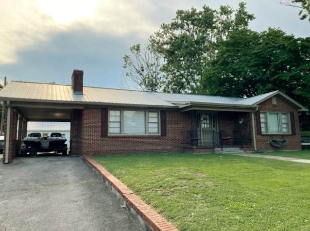 635 N Spring St - Photo 1