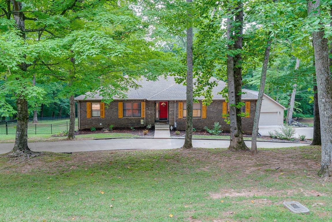 608 Idlewood Dr - Photo 1