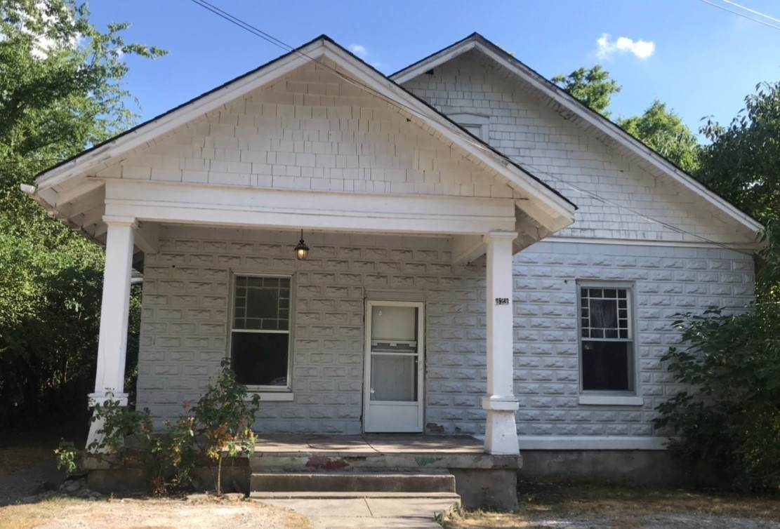 326 Sycamore St - Photo 1