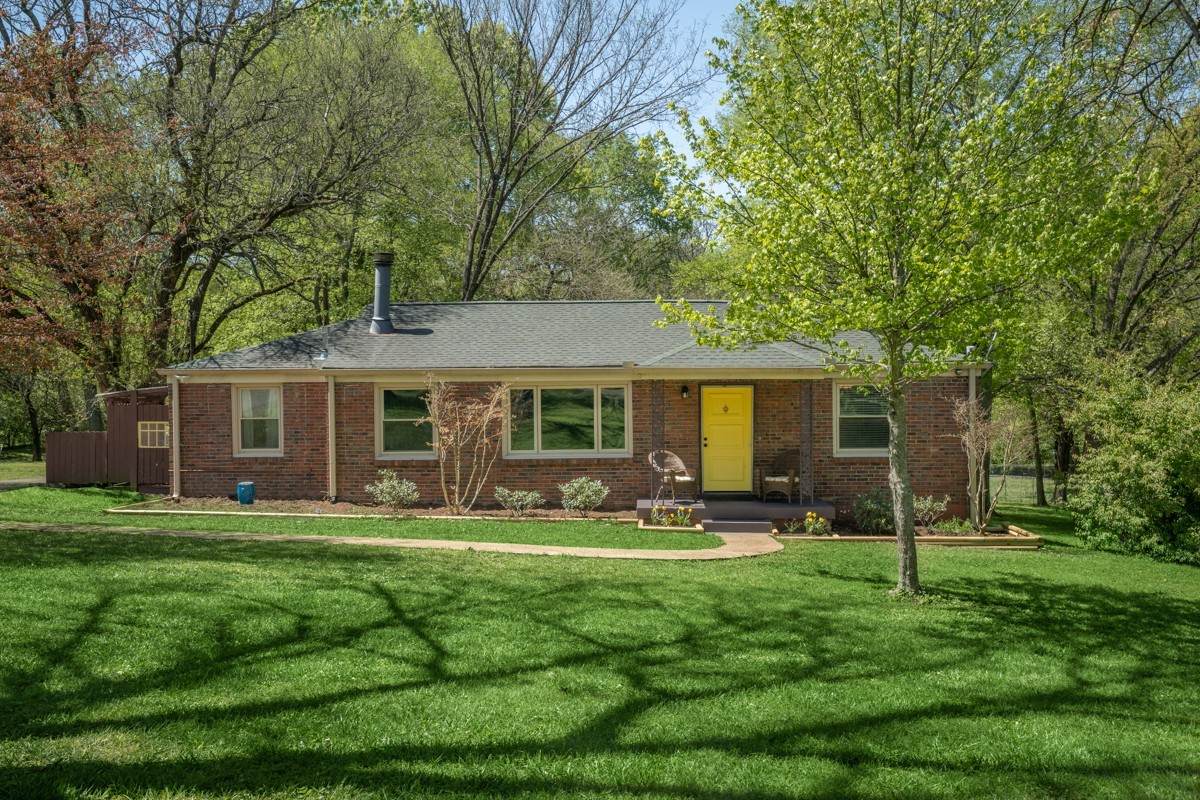 4415 Saunders Ave - Photo 1