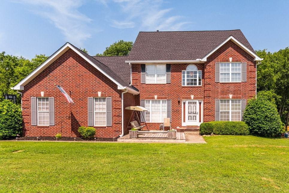1046 Stanley Dr - Photo 1