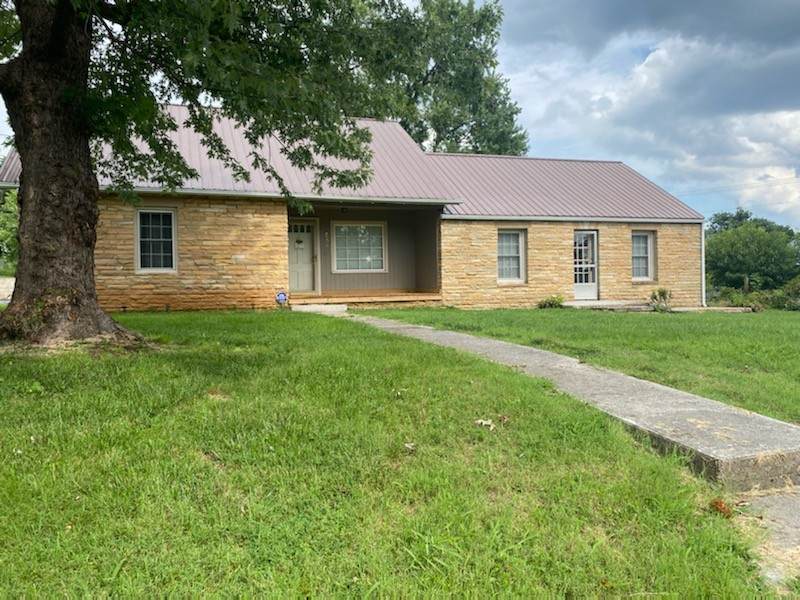 609 Preston St - Photo 1