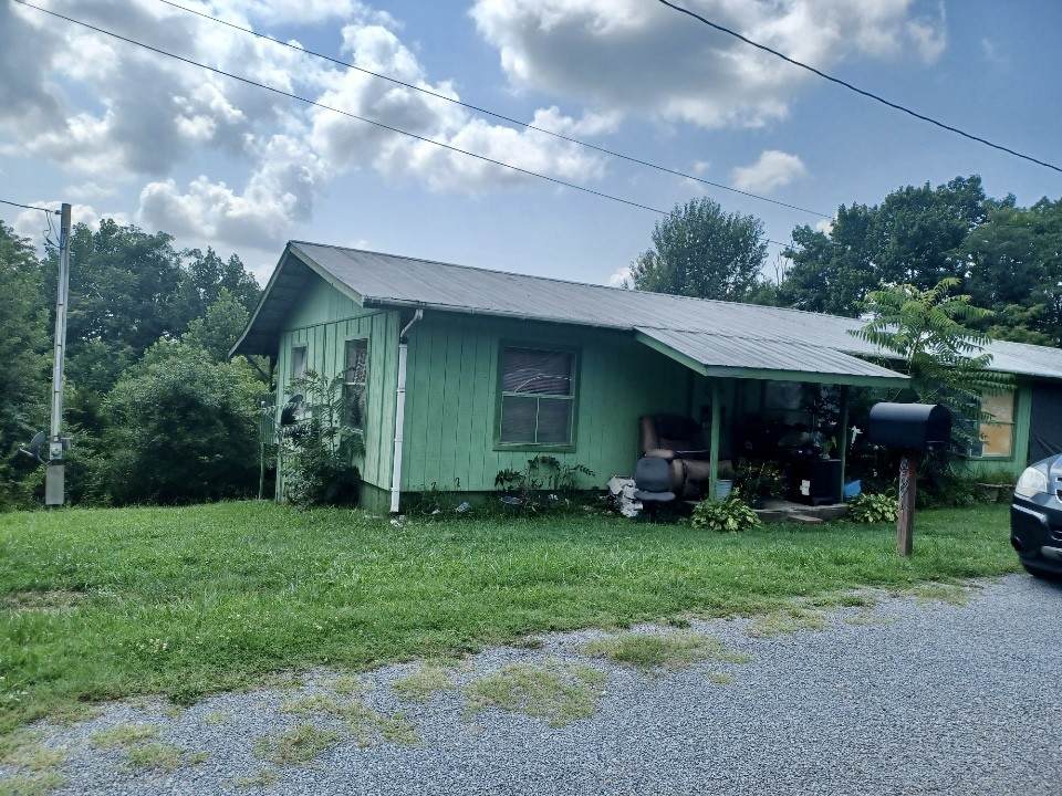 481 Ernest Phann Ln - Photo 1