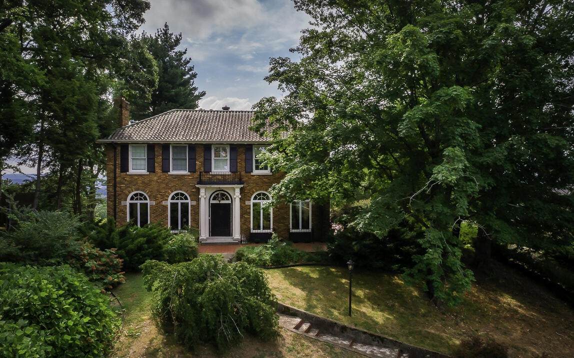 420 Crest Rd - Photo 1