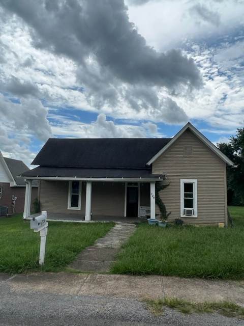724 W Main St - Photo 1
